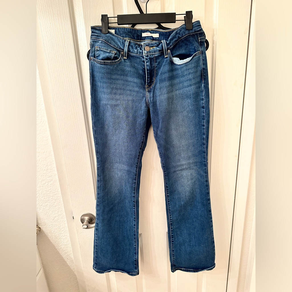 715 Levi Jeans